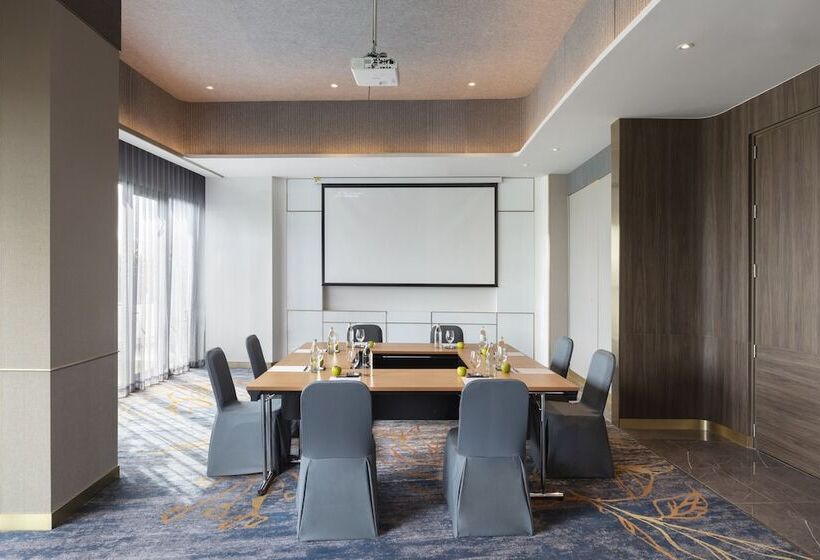 هتل Oakwood Suites Tiwanon Bangkok