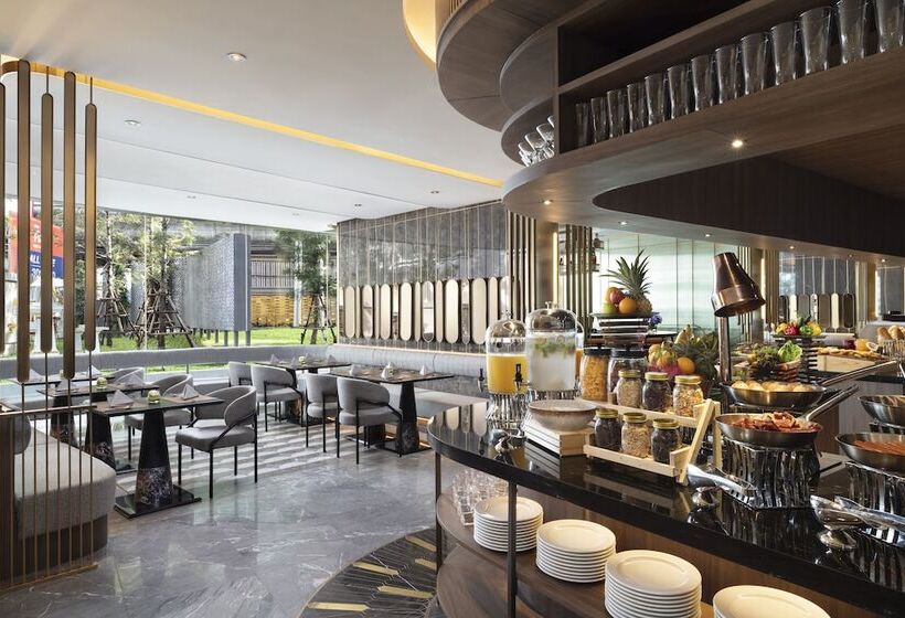 هتل Oakwood Suites Tiwanon Bangkok