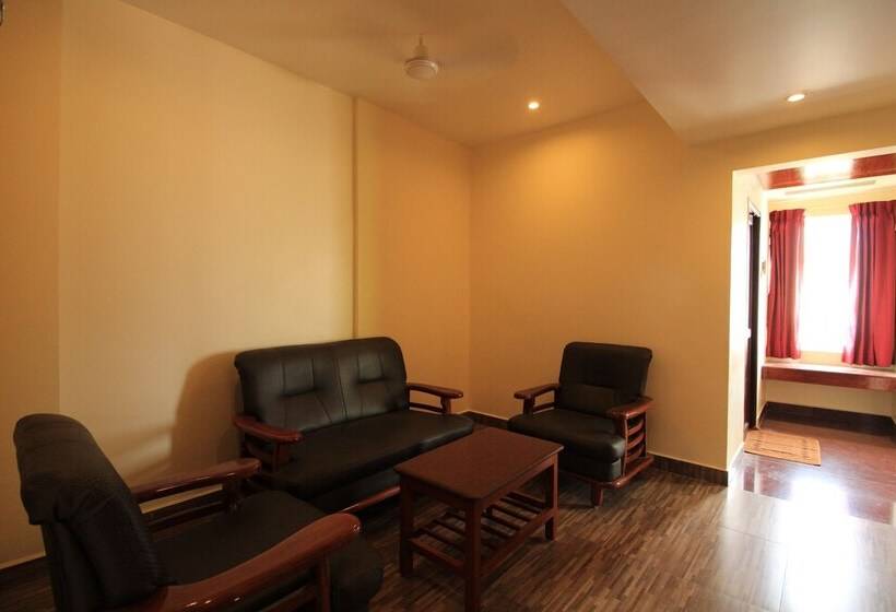 هتل Pondy Southern Residency