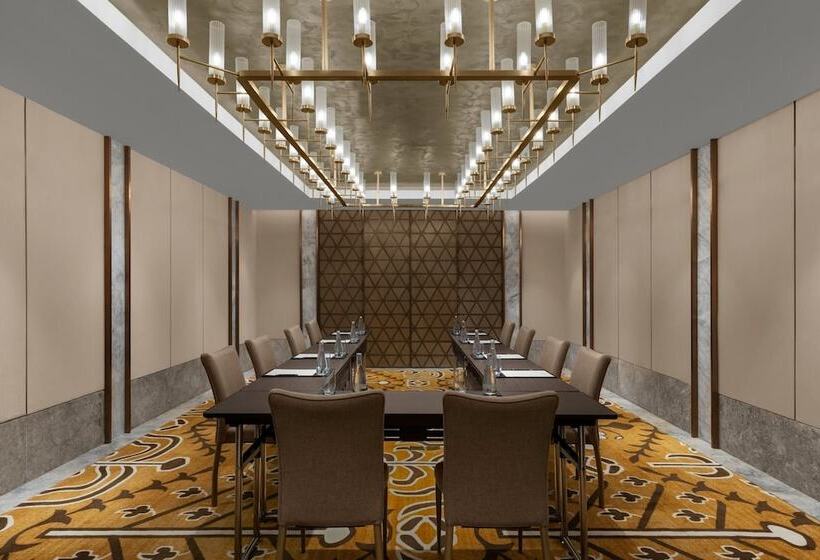 בית מלון כפרי Sheraton Cebu Mactan Resort