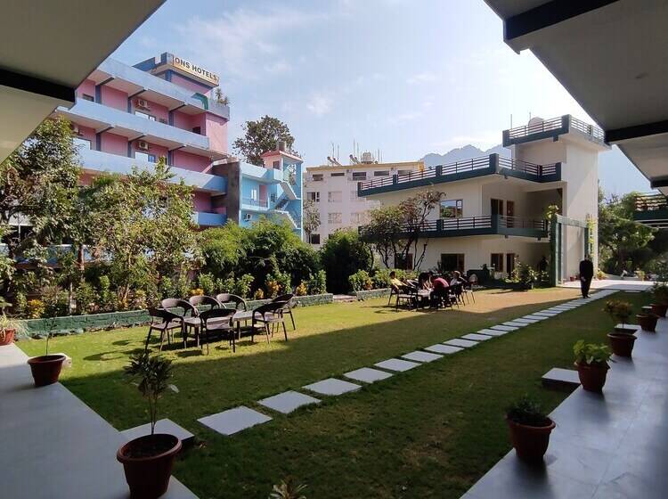 فندق Shivansh Green Resort
