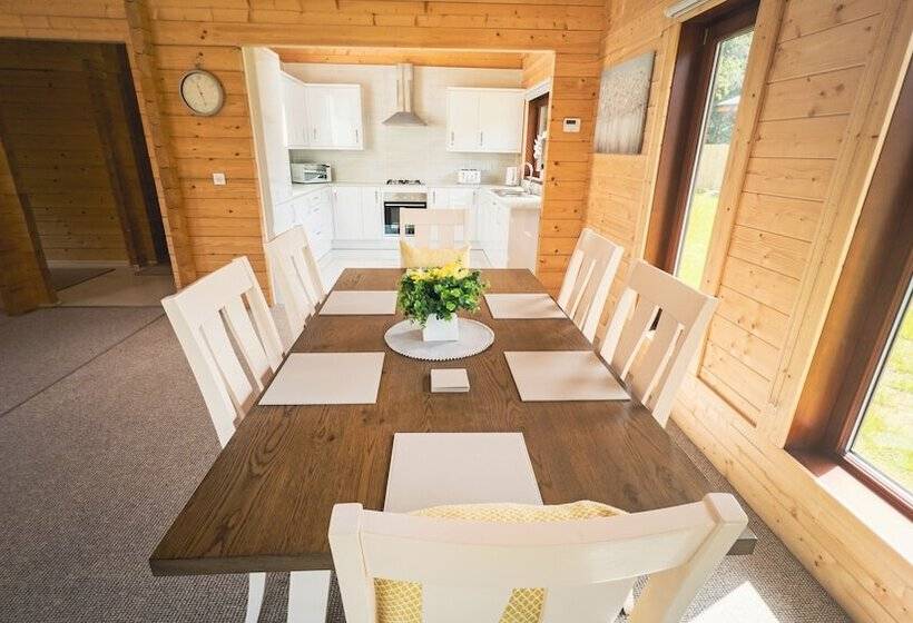 Отель Sundance Lodge