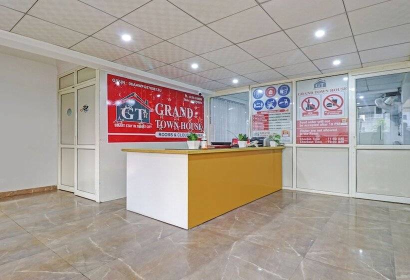 בית מלון כפרי Treebo Grand Town House