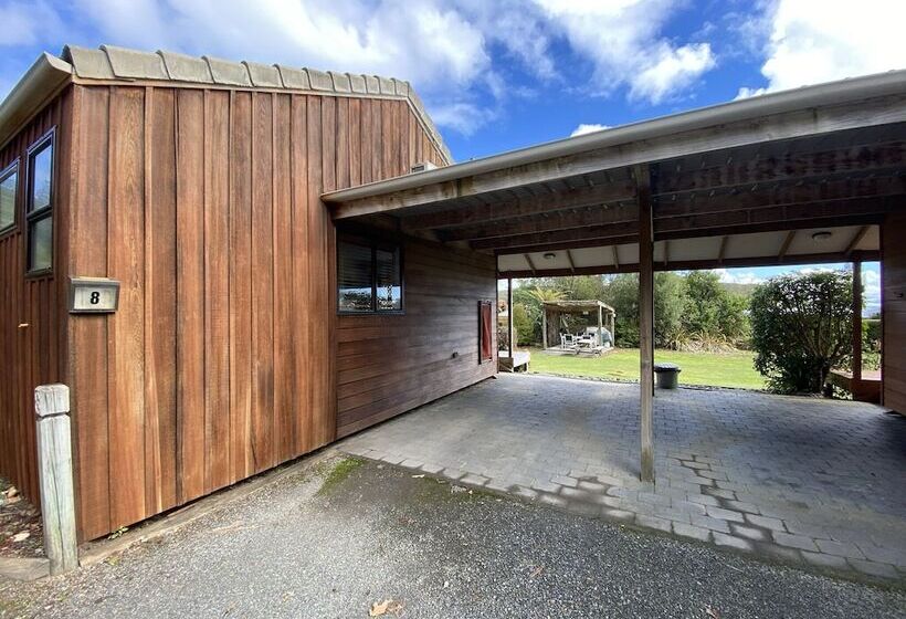 Motuoapa Bay Chalets