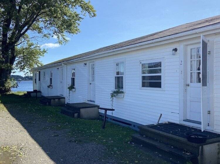 پانسیون Spinneys Guesthouse & Beach Cottages