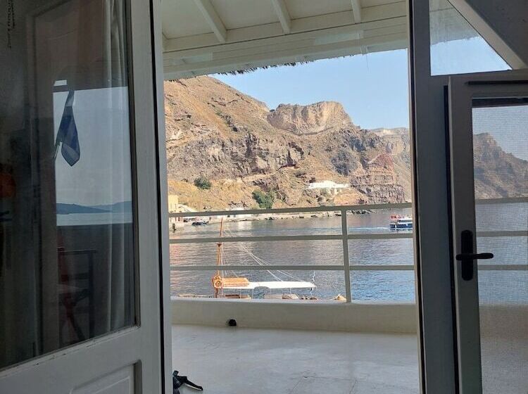 Pensão Studio In Old Port Of Fira, Sea View, Santorini