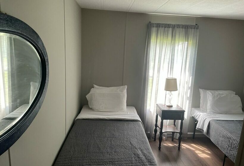 펜션 West End House