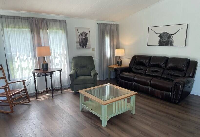 펜션 West End House