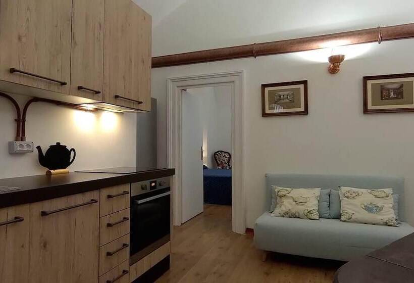 اقامتگاه 2 Bed House In Rome Near Coliseum