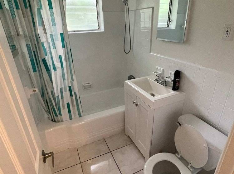 هاستل Hallandale Beach Motel With Free Parking And Full Kitchen ! No Extra Fees! Accepting Cash!