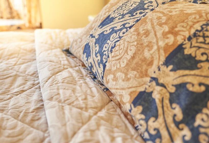 تختخواب و صبحانه Quilt And Croissants