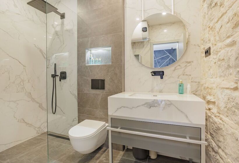 تختخواب و صبحانه Heritage Rooms Split Olympic Dream