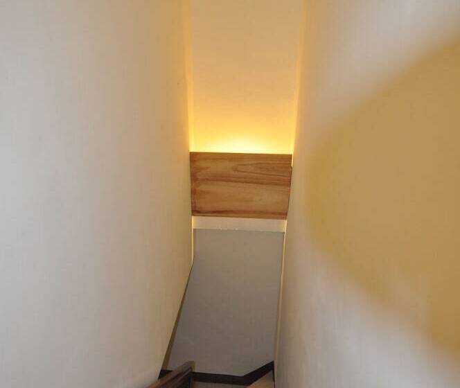 تختخواب و صبحانه Yingxia Kening