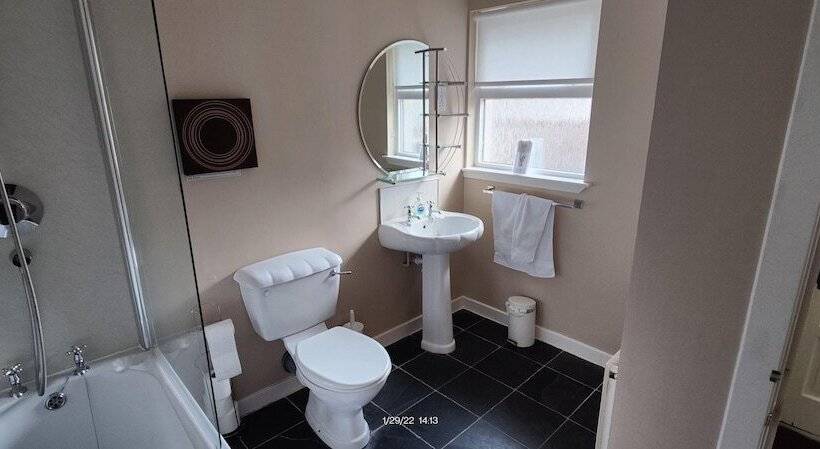 Ben Reoch Cottage  Loch Lomond & Arrochar Alps