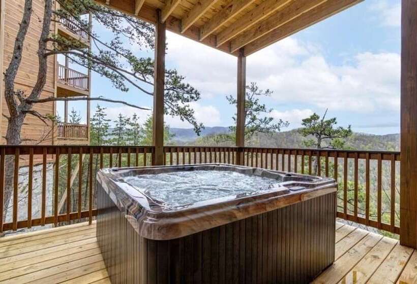 Cabin Fever   2 Bedrooms, 2 Baths, Sleeps 8 2 Cabin By Redawning