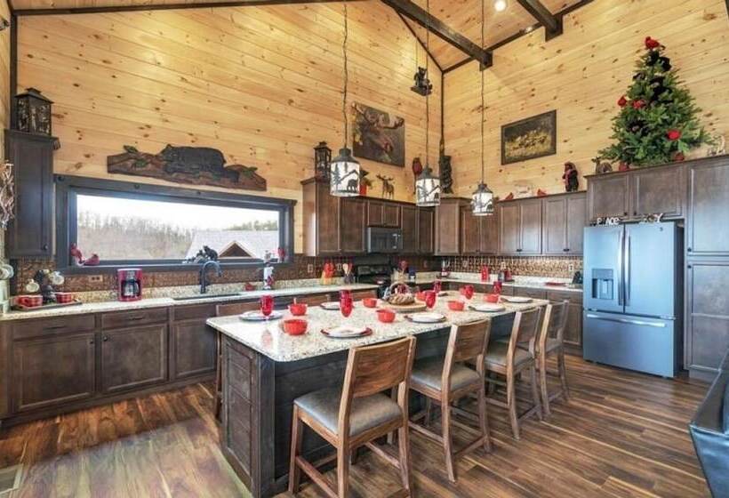 Cabin Fever   2 Bedrooms, 2 Baths, Sleeps 8 2 Cabin By Redawning