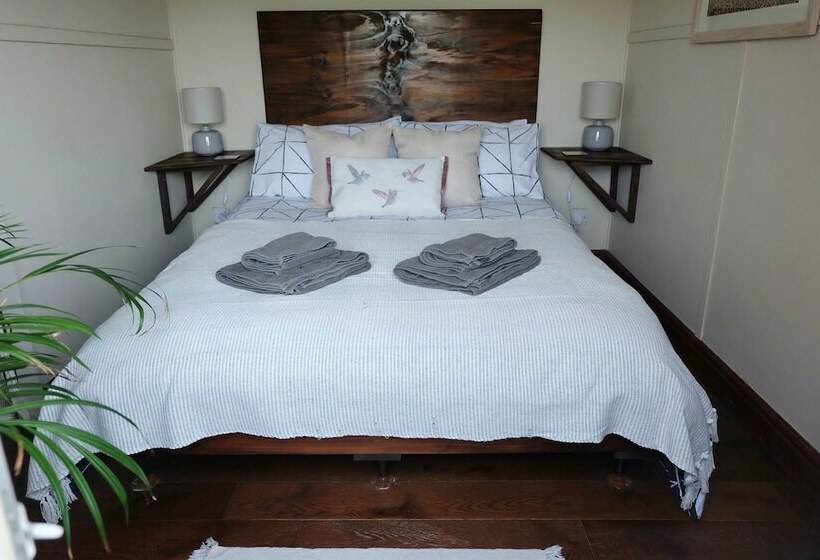 Cozy And Peaceful Cabin 15 Mins From Lyme Regis