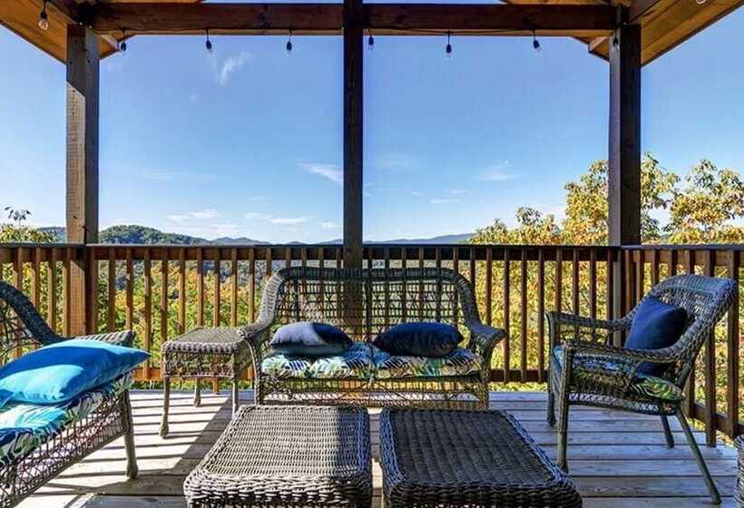 Donwell Manor   4 Bedrooms, 4 Baths, Sleeps 16 4 Cabin By Redawning
