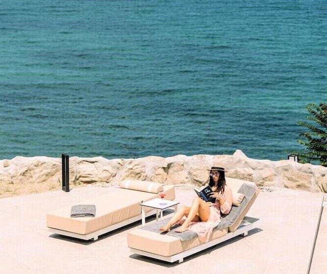 فندق Akrotiri Olympus Luxury Suites   Adults Only