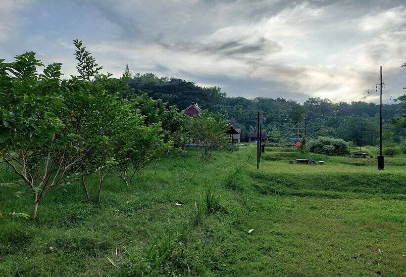 هتل Camping Ground Banjaran Village