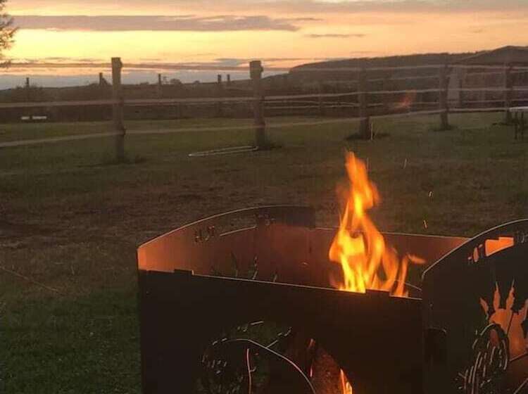 ホテル Crooked Oaks Bell Tent Glamping In North Devon