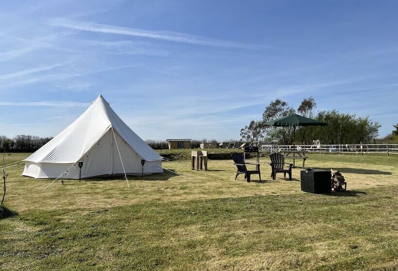 ホテル Crooked Oaks Bell Tent Glamping In North Devon