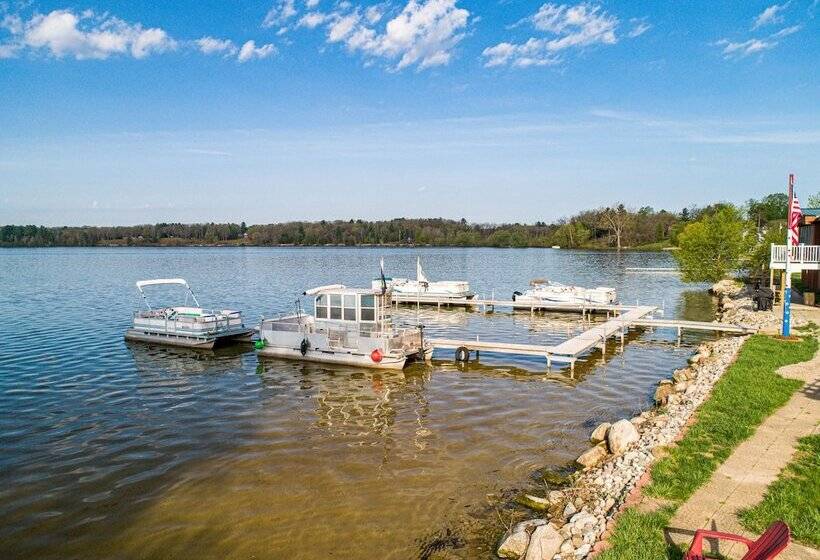 Отель Fife Lake Retreat