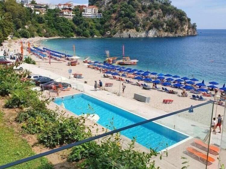 هتل Ionion Beach Resort