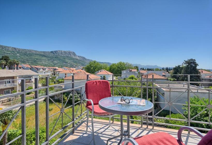 ホテル Aqua   Guest Rooms & Suites Kaštela