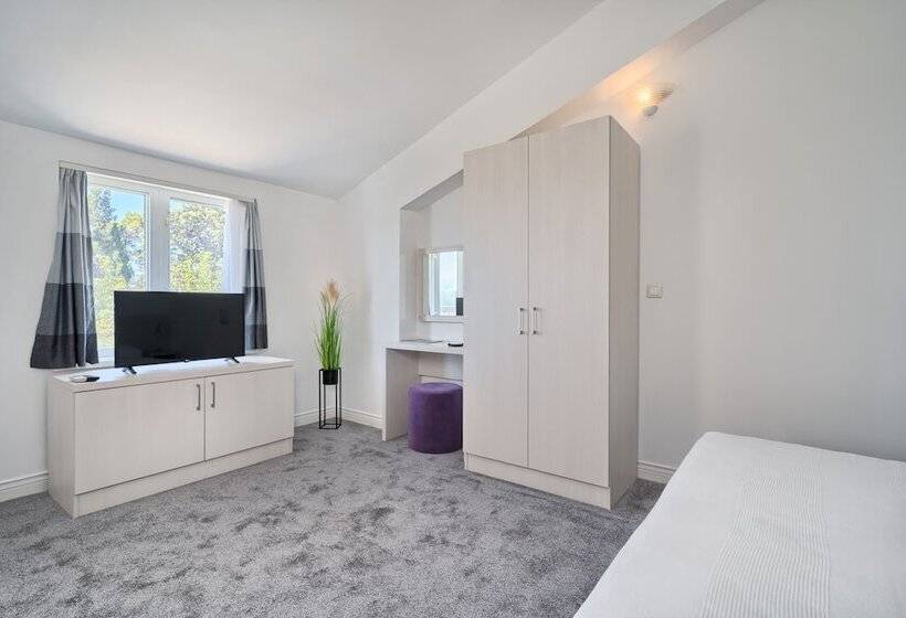ホテル Aqua   Guest Rooms & Suites Kaštela
