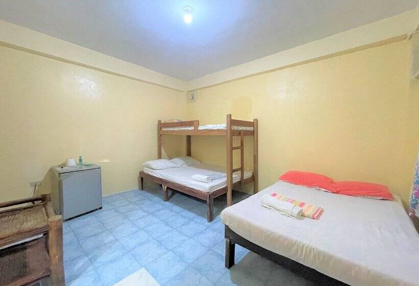 בית מלון כפרי Oyo 876 Escurel Inn Boracay