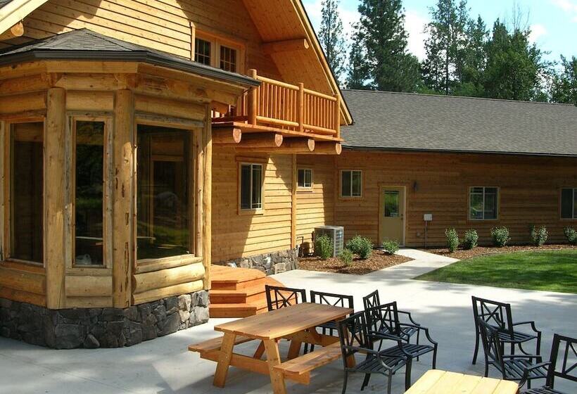 Отель Pineview Lodge