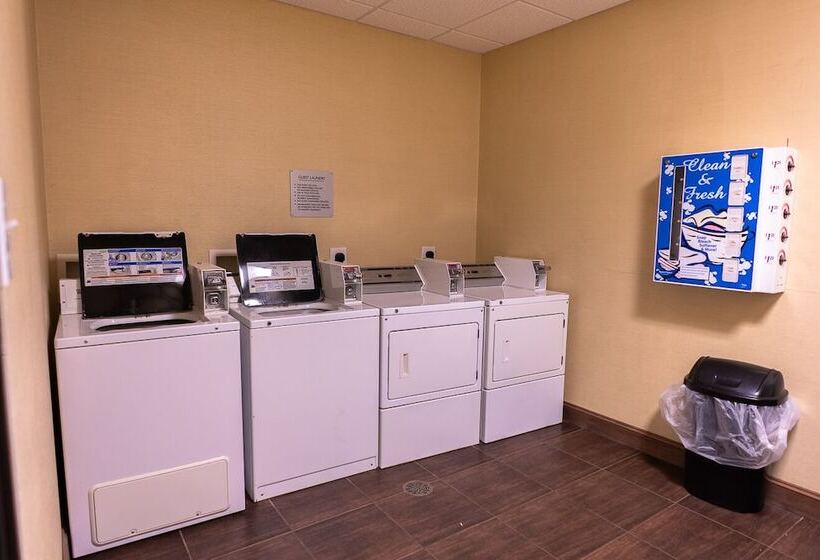 Отель Rivers Inn And Suites