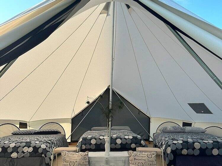 בית מלון כפרי Utopia Feels Botanical Glampground And Micro Farm