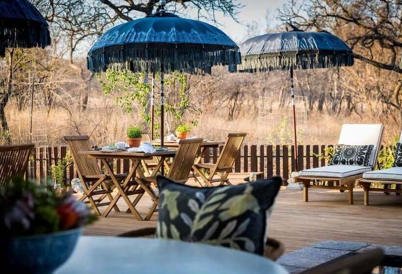 ホテル Safari Moon Luxury Bush Lodge