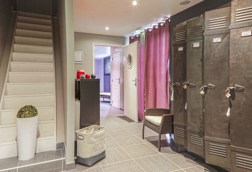 هتل Spa Piscine Le Petit Castel