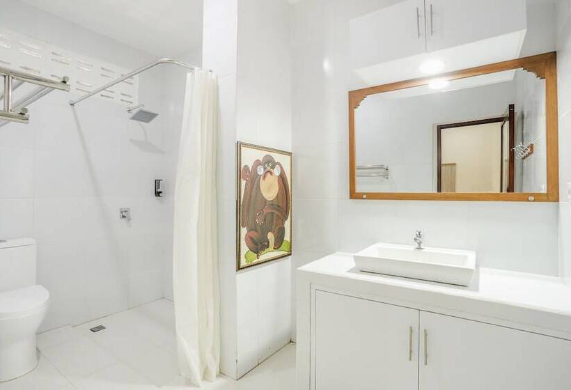 Отель The Tunjung Boutique Resort