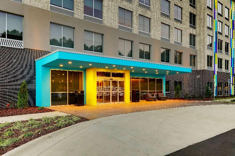 هتل Tru By Hilton Raleigh Garner