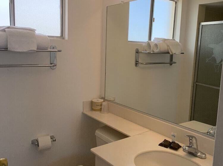 فندق على الطريق Almara Inn