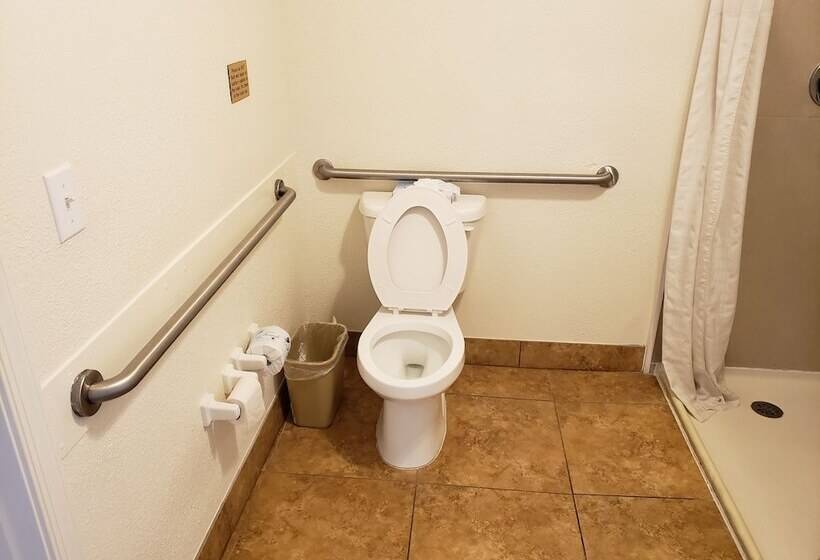 فندق على الطريق Oceanfront Inn And Suites