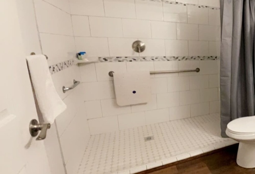 모텔 Riverfront Lodging