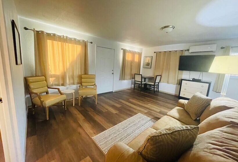 モーテル Riverfront Lodging