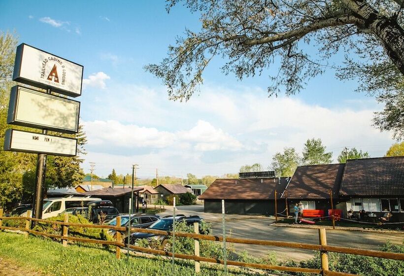 Мотель Trailhead Cabins & Lodging