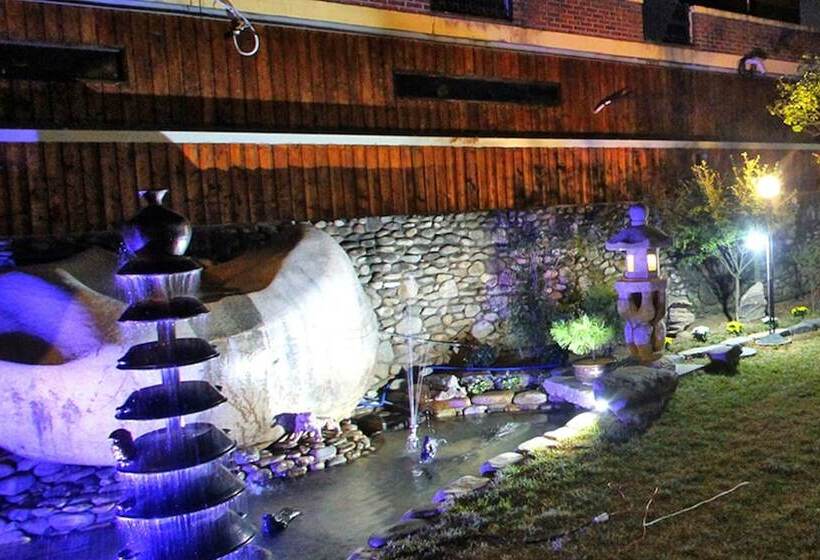 پانسیون Jeonju Doldamjip Hanok Stay