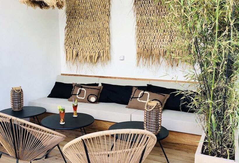 پانسیون Maison Le S