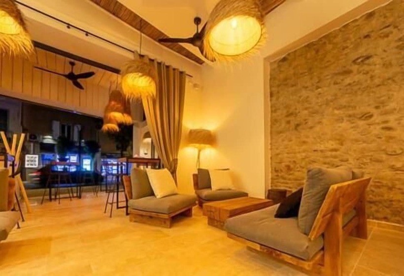 پانسیون Maison Le S