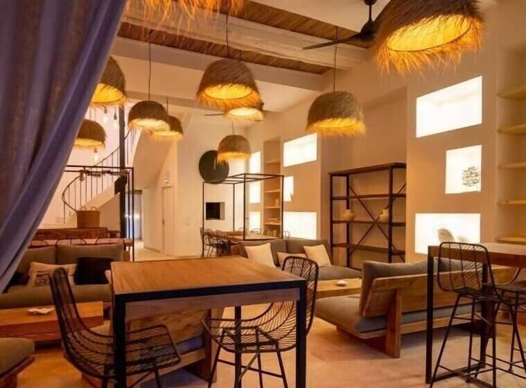 پانسیون Maison Le S