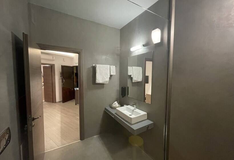 پانسیون Utopia Luxury Suites