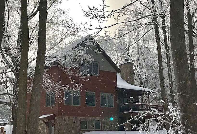 Ravensong Lodge