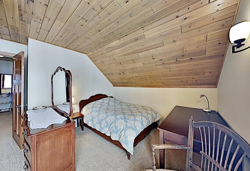 Ravensong Lodge